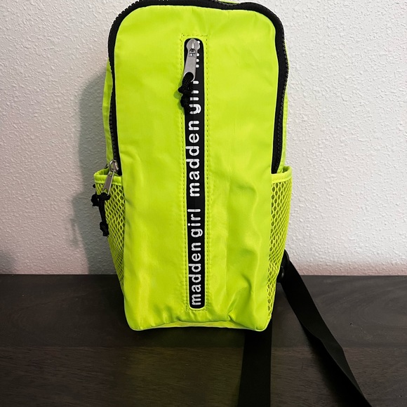 Steve Madden Handbags - Steve Madden Sling Bag